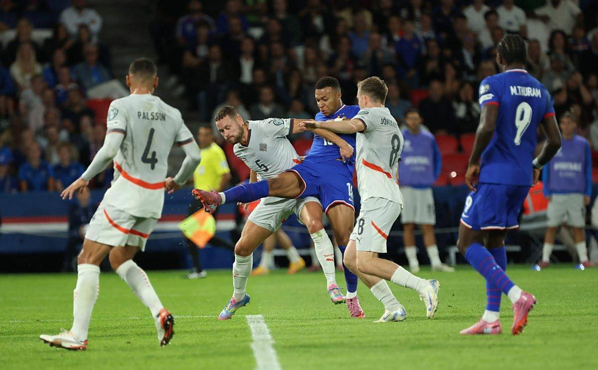 再度推迟，麦克阿瑟vs布里斯班狮吼新的开球时间为16：05（麦克阿瑟战布里斯班狮吼开球时间再延至16：05）