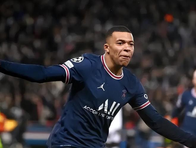 0-2！阿森纳或崩盘，切尔西爆冷，搅乱英超，曼城渔翁得利，冠军有变（英超格局突变：阿森纳0-2受挫陷危机，切尔西爆冷搅局，曼城坐收渔利，冠军悬念升级）