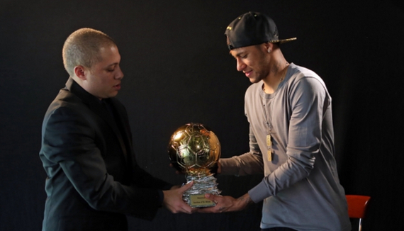 意超杯决赛战报：内雷斯双响，那不勒斯2-0博洛尼亚夺冠（意大利超级杯决赛：内雷斯梅开二度，那不勒斯2比0力克博洛尼亚捧杯）