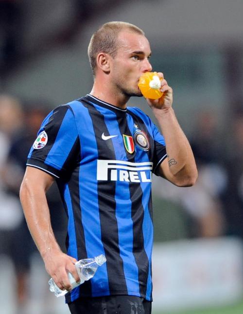 葡超半场：阿格霍瓦点射破门，波尔图暂1-0阿马多拉之星（葡超半场战报：阿格霍瓦点球命中，波尔图暂以1-0领先阿马多拉之星）