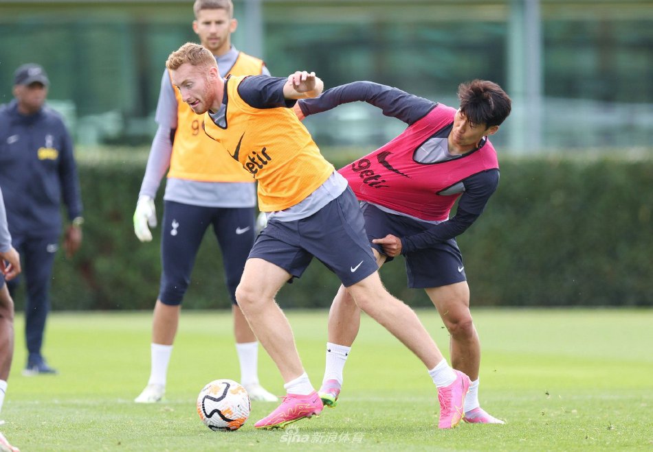 连续22场进球纪录遭终结，巴萨自23年11月以来首次欧冠被零封（巴萨22场连进球纪录作古，自2023年11月以来首次欧冠遭零封）