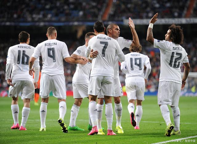 穆里尼奥提前送出圣诞礼物？两小将欧冠迎本菲卡一线队首秀