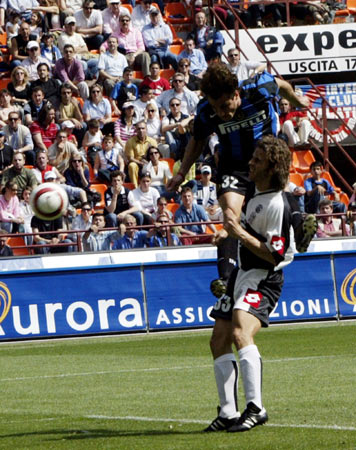 里夫斯：我和浓眉的感情很深，他是我能走到今天的重要原因