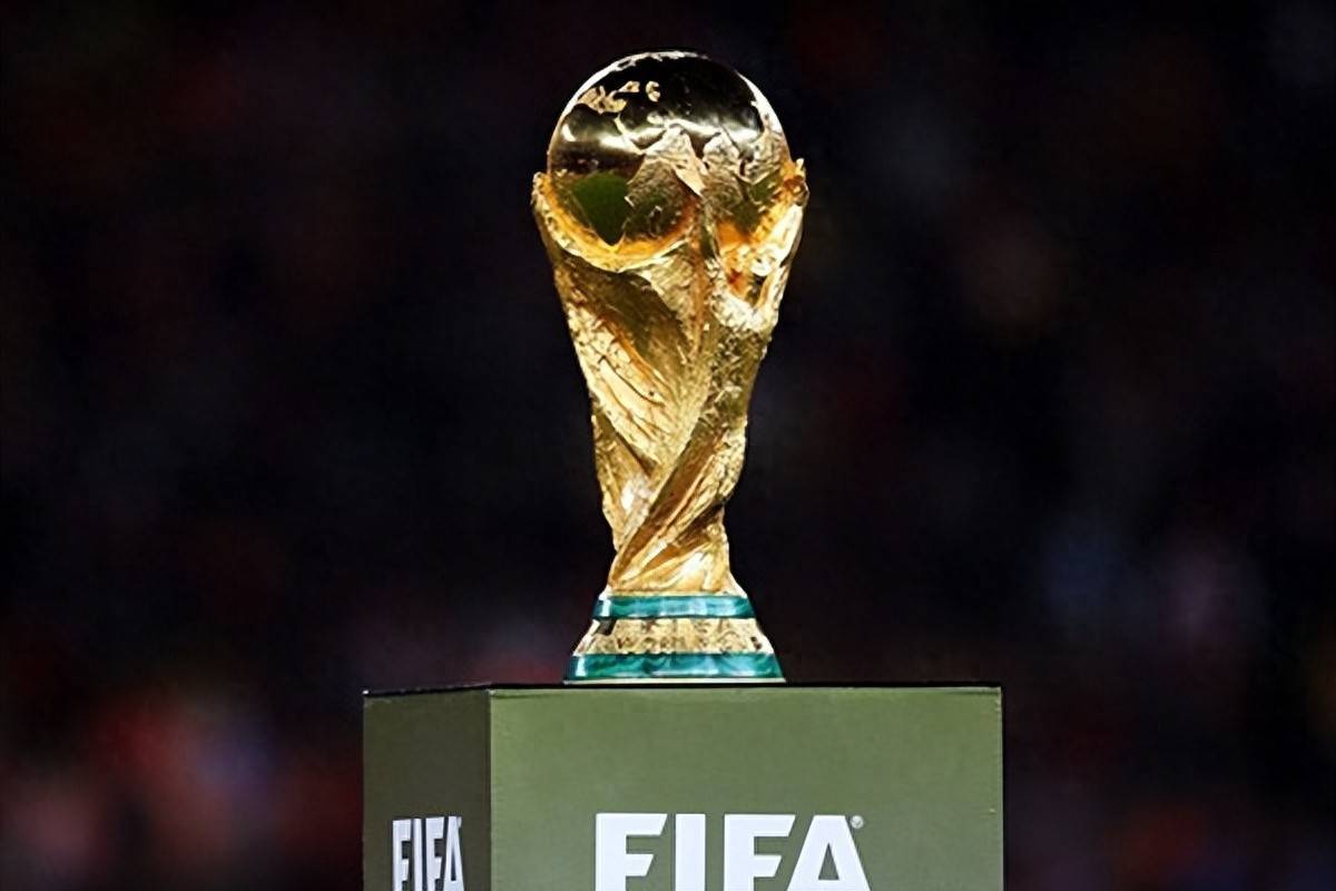 若日尼奥：萨拉赫是个好球员，我相信他很快能重整旗鼓（若日尼奥：萨拉赫实力不俗，我相信他很快会找回状态）