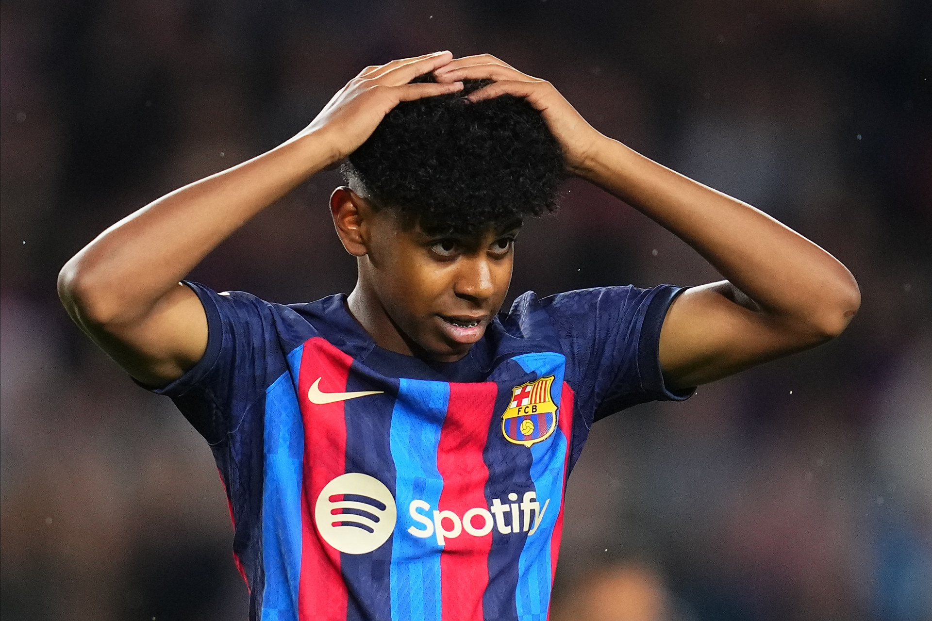 VAR音频曝光！巴萨点球判罚引争议，手球判罚背后有何真相？